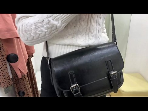 ❤️ Nuoren nartun FeralBerryn julkinen itsetyydytys dildolla sovituskopissa ❌  Seksi at fi.appassistance.ru ❌️❤